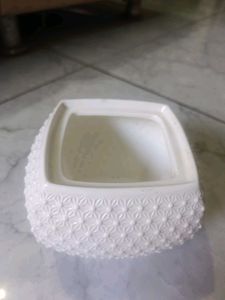 white ceramic pot