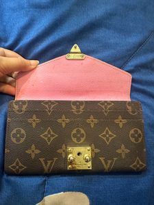 Thifted Louis Vuitton Wallet In Used Condition