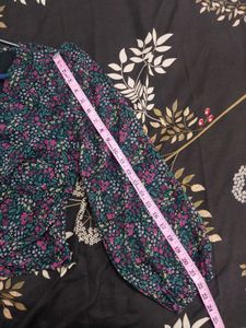 Floral Print Ruched V-Neck Top