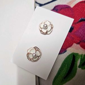 Elegant Flower Pearl Stud Anti tarnish Earrings