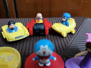6 cadbury gems toys