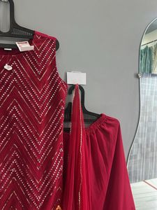 Red Embroidered Kurta Set (L)