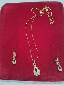 Elegant Simple Jewellery Set