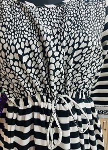 Chic Black &amp; White Print Maxi Dress