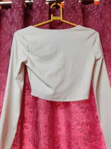 white sweetheart neck crop top