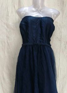 Elegant Navy Blue Strapless Tulle Gown