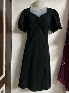 Chic Black Puff Sleeve Square Neck Dress