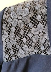 Harpa Navy blue crepe top
