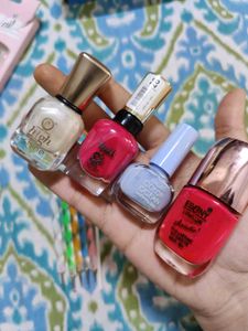 Nail Polish &amp; Tips Set