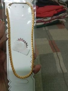 Elegant Gold Chain Necklace