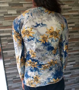 Floral Cut Out Sleeve Top