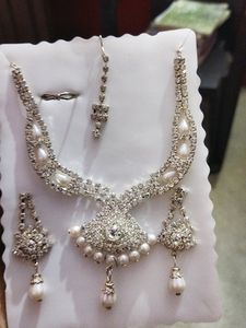 Shiny Necklace set