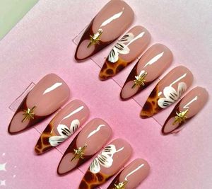Designer Press On Nail Set