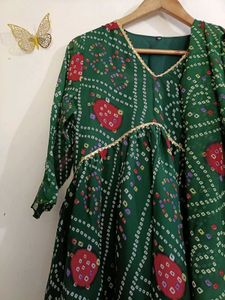 Elegant Green Bandhani Kurta Set with Dupatta