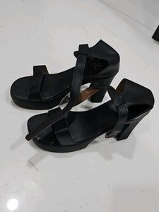 Stylish Black Chunky Heel Sandals