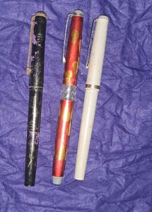 3 Vintage Fountain Pens Collection