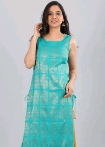 AURELIA Straight Kurta with Floral Gold Zari Print