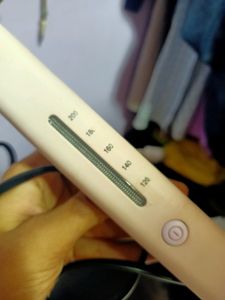 Vega Hair Straightener In Purple Colour