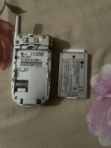 Vintage LG U8110 Flip Phone