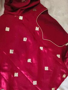 Elegant Red Kurta with Gold Embellishments