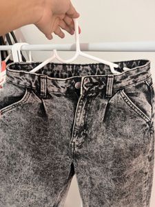 Acid Wash Baggy Jeans