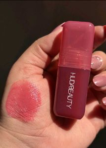 Huda Beauty filter blush strawberry cream