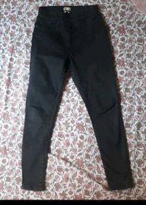 Women's Black Skinny Jeans