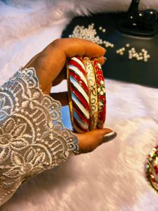 Set of Red-White Enamel Bangles-price 1 thin bngle