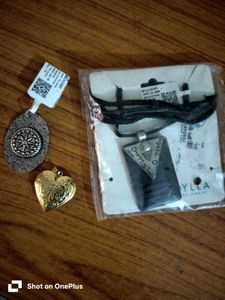 Unisex band with leather and brass pendant