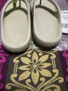 Crocs Mellow Flip Flops