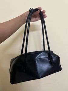 Chic Black Shoulder Bag