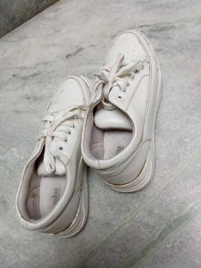 White Sneakers water protection 41size