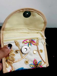 Embroidered White Wallet Bag
