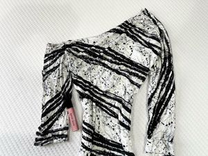 Magazine Girl One Shoulder Top
