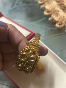 Exquisite Gold Plated Kundan Bangle