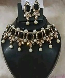 Elegant Black Stone & Pearl Necklace Set