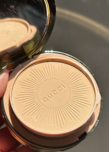 Gucci Pressed Powder Compact :-3