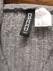 H&amp;M 🔥 Must-Have Gray Knit Top