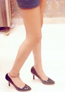 Truffle Collection Women's Black Stiletto Pumps
