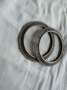 Intricate Silver Tone Bangle Set