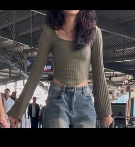 Ribbed Long Sleeve Cropped Top