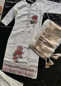 embroidery kurti set