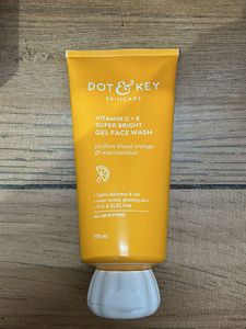 Vitamin- E Super Bright Gel Face Wash