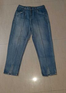 Stylish Split-Hem Denim Jeans