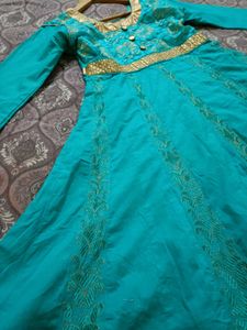 Beautiful Turquoise Kurta Set with Gold Border