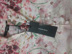 Vero Moda Chic Floral Print Button-Up Top