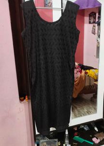 Sleeveless Black Chikankari Kurti