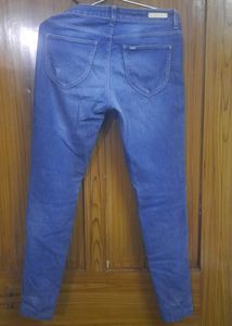 Lee Jeans_ women_ Size - 27 -28 Inches