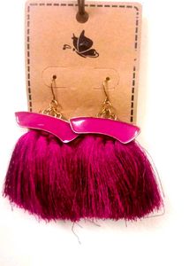 Chic Pink Feather Drop Earrings