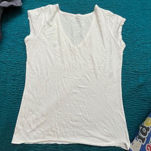 Guess Los Angeles V-Neck T-Shirt
